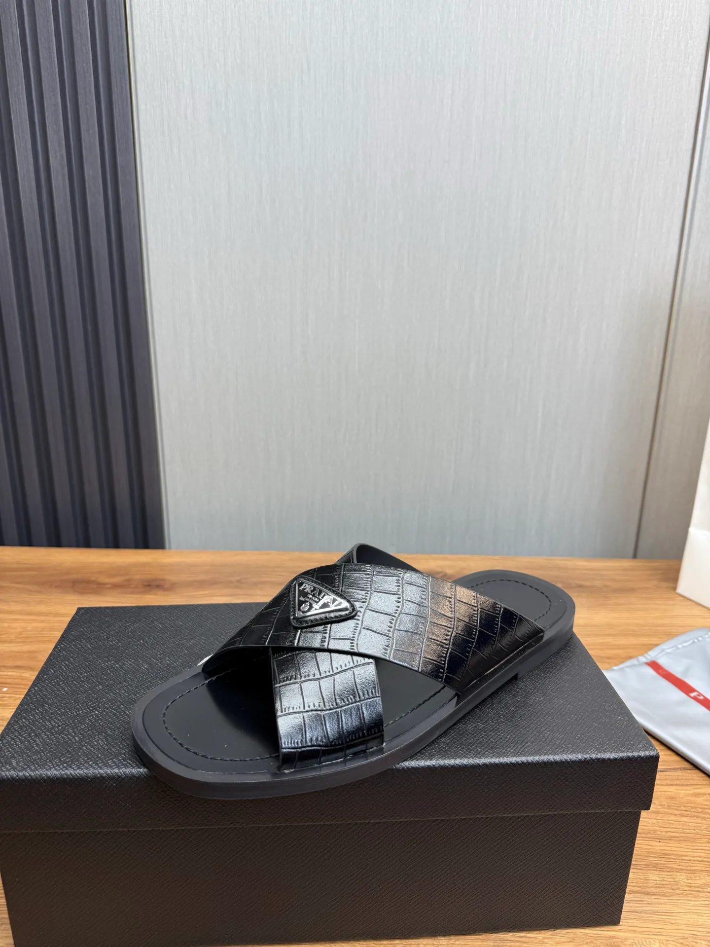 Factory price 340💰 ＰＲＡＤＡPrada - popular men's slippers hot sale 🔥 🩴Official website one to one production 38-45 sizes 45 46 🉑️Customized!